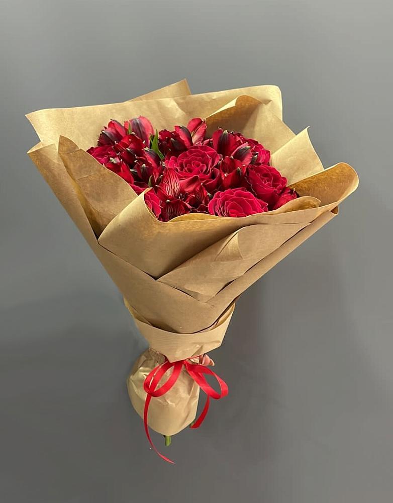 Букет цветов из: Альстромерии и Розы в Сапогово