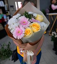 Букет цветов из:  Герберы, Розы и Хризантемы в Сапогово