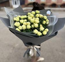 Букет Белые кустовые розы Солинеро в Сапогово