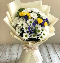 Букет цветов из:  Ирисы, Хризантемы и Розы в Сапогово