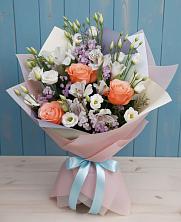 Букет цветов из:  Лизиантусы, Розы, Альстромерии и Гипсофила в Сапогово