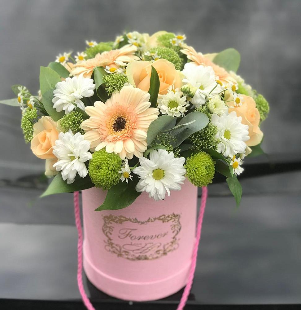 Цветочная композиция из Розы, Герберы и Хризантемы в шляпной коробке в Сапогово