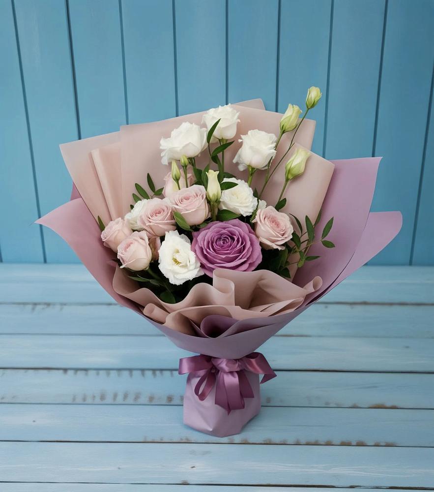 Букет цветов из: Розы и Лизиантусы в Сапогово